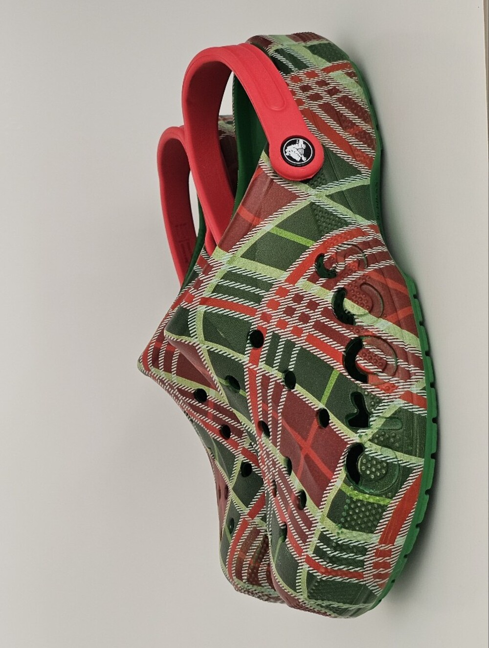Crocs Baya Holiday Plaid Clog Men's Size 11 Red/Green/White